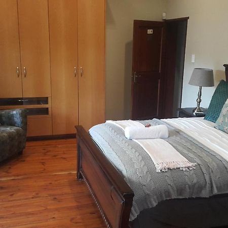 93 On Celliers Guesthouse لويس تريشارد المظهر الخارجي الصورة