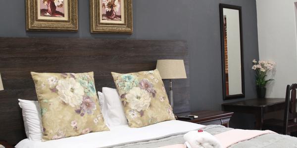 93 On Celliers Guesthouse لويس تريشارد المظهر الخارجي الصورة